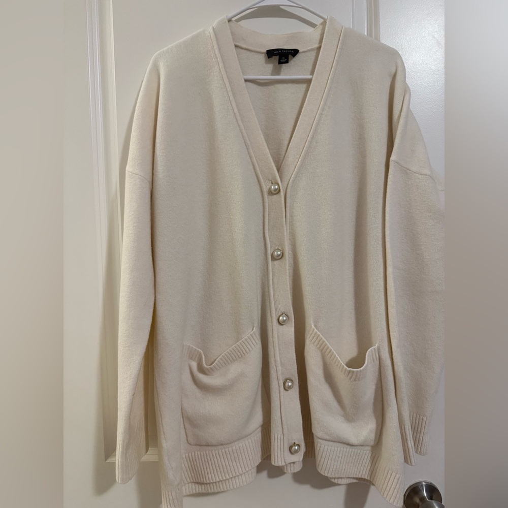 Ann Taylor Ivory Knit Cardigan